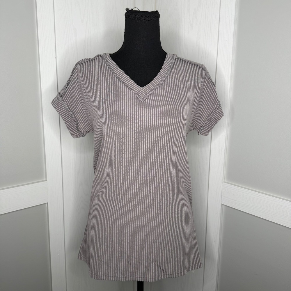 Yesfashion Top Womens Small Gray Textured Stripe V-Neck Stretch Short Sleeve